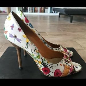Gucci Floral peep toe heels